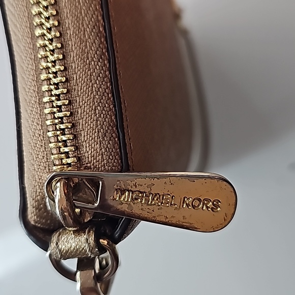 Michael Kors Wallet - Picture 6 of 6